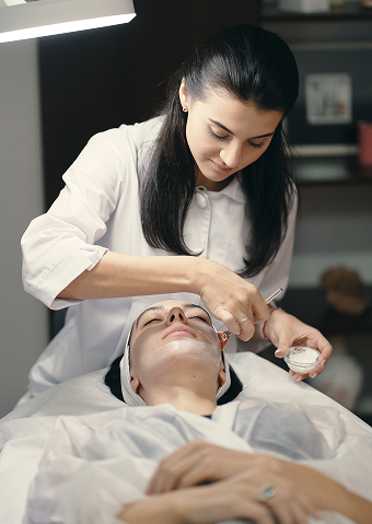 Why Choose Esthetician Courses at Aksharbridge Academy?